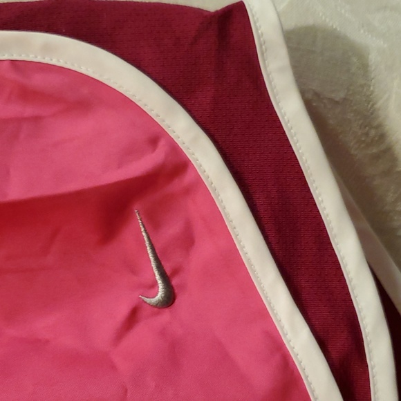 SZ. MEDIUM NIKE DRI-FIT ATHLETIC SHORTS - Picture 3 of 3